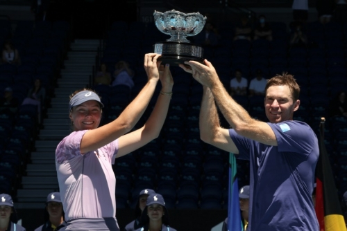 Peers and Gadecki win Australian Open mixed doubles 