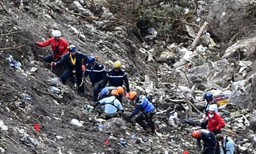 Germanwings crash probe urges medical checks for pilots