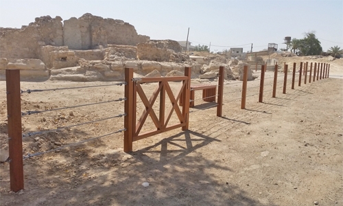 New fences for Al-Janabiya burial mounds