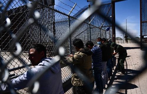 US readies for asylum surge as Covid border rules expire