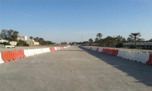 Alternative road for trucks in Diraz over : Bahrain  