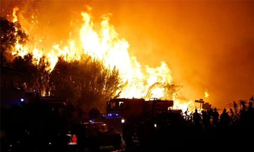 10,000 evacuated over new wildfire in France