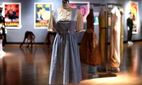 'Wizard of Oz' dress sells for $1.56 mn in New York