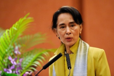 Myanmar's Suu Kyi begins election bid with first rally
