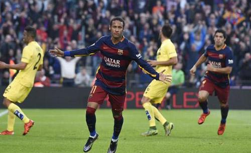 Neymar double downs Villarreal, takes Barca top