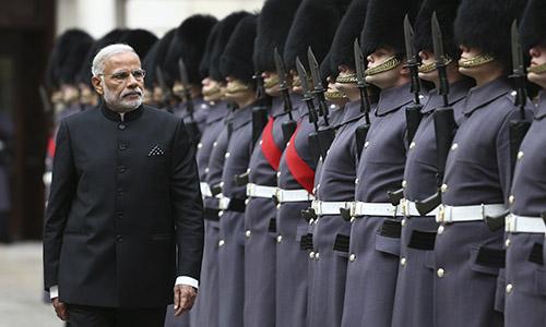 Modi visits UK as critics warn of 'climate of fear'