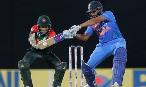 India seal semi-final spot