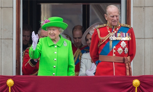 Rain won't stop play at UK queen's 90th birthday lunch