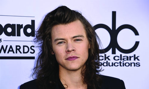 Harry Styles channels glam rock in post-1D debut