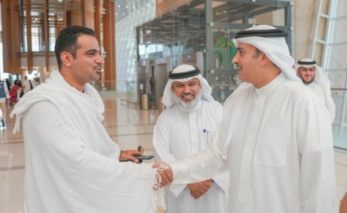 Justice Minister visits pilgrims at Bahrain International Airport