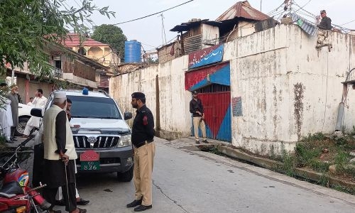 20 inmates stage Pakistan jailbreak, 1 killed: officials