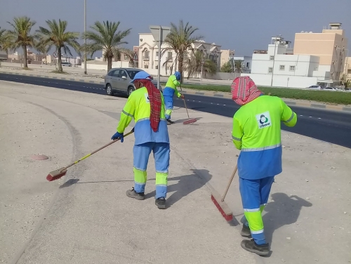 Over 3,000 workers remove 2,200 tons of waste daily from all over Bahrain