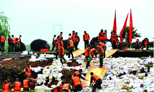 More than 120 dead in China floods