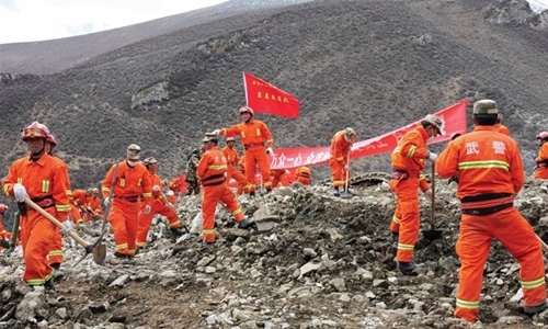 Eight buried in Tibet landslide 