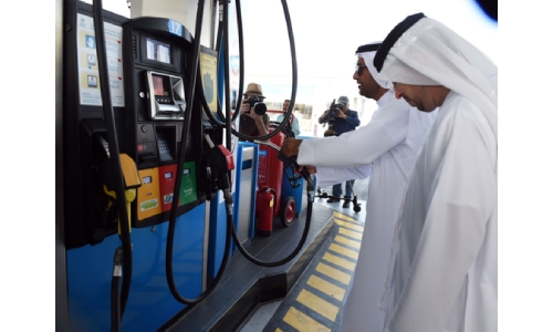 Why aren't petrol pumps across Bahrain accepting debit or credit cards?