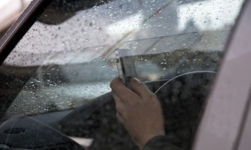 ‘Don’t click pictures while driving in rain’