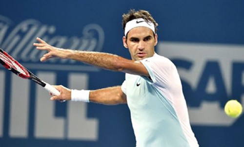 Federer breezes past German qualifier