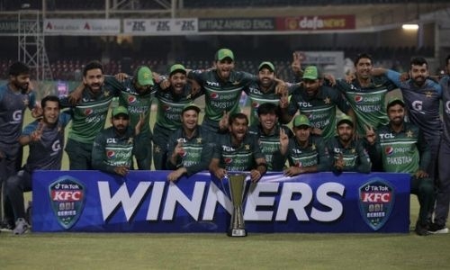 Pakistan beat Australia to clinches ODI series