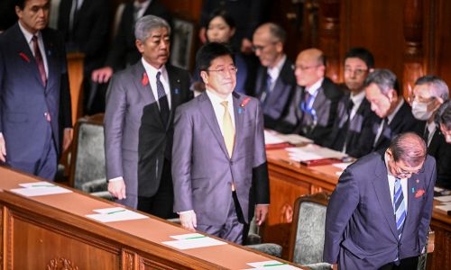 Japan PM dissolves parliament for 'honeymoon' snap election