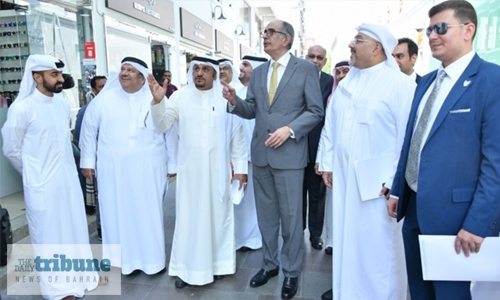 Manama Souq Development Committee reviews work progress 