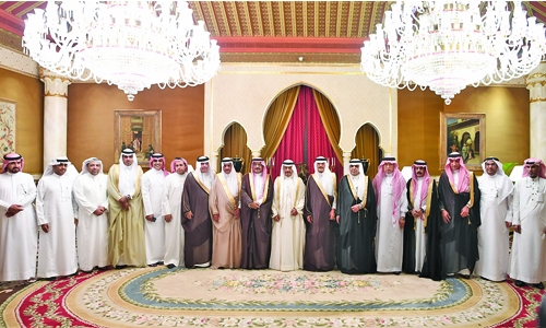 Premier receives Saudi press delegation
