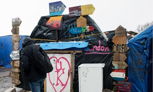 Calais 'Jungle' eviction delayed as Belgium tightens border