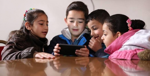 Bahrain experts urge parents to monitor children’s social media behaviour