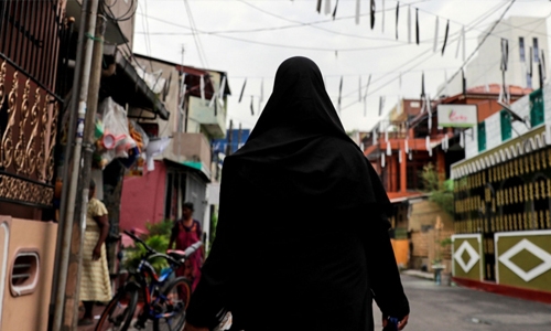 Sri Lanka to ban burqa, shut many Islamic schools