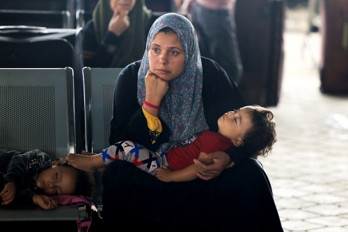 Hundreds more foreign nationals flee Gaza as bombing toll mounts