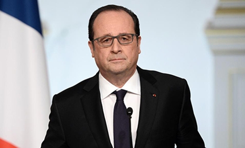 France's Hollande starts Mideast tour in Lebanon