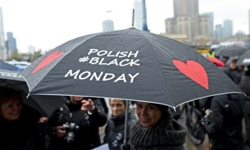 Polish women protest new bids to tighten abortion law