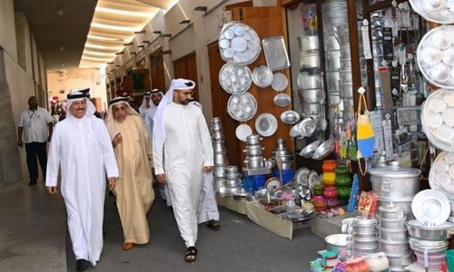 Industry and Commerce Minister inspects Muharraq Market