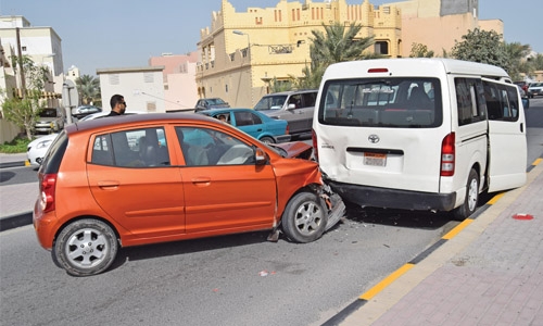 Woman injured in accident 