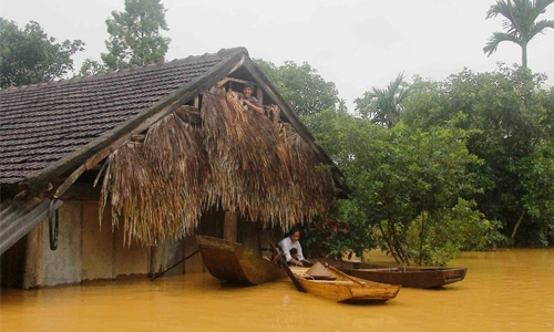 Vietnam floods kill 25 as new typhoon approaches