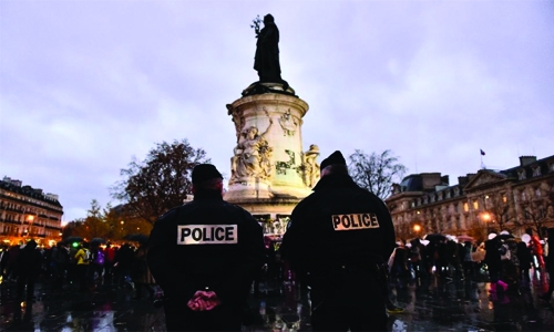 France foils attack plot, plans constitutional reforms