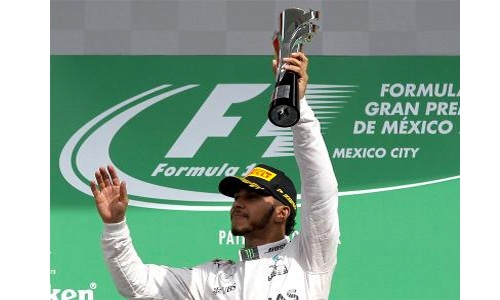 Hamilton beats Rosberg in Mexico, keeps title bid alive