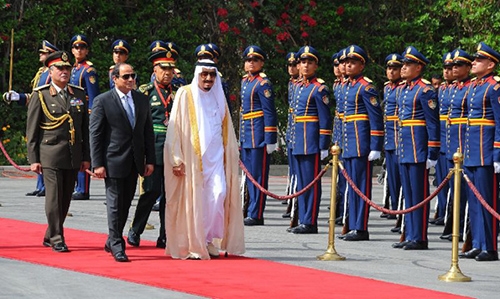 Saudi king starts Egypt visit in boost for Sisi