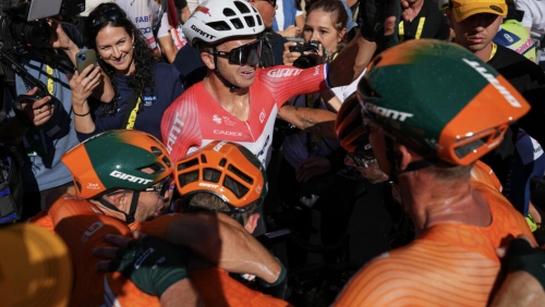 Groenewegen sprints to Tour de France sixth stage win