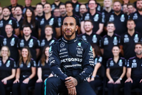 Hamilton bids farewell to Mercedes