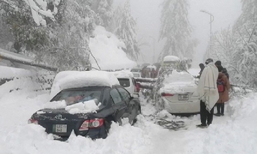 22 people die trapped in vehicles after heavy snowfall in Pakistan's Murree