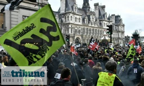 French government, unions exchange barbs in strike deadlock