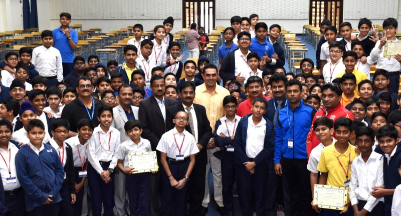 Record-breaking Indian Cricketer visits ISB