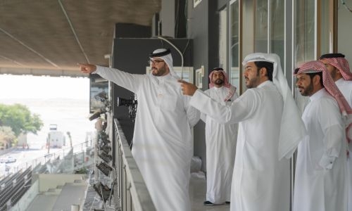 HH Shaikh Isa inspects horse racing facilities