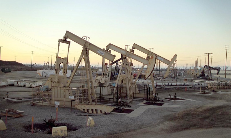 Saudi says ready to pump more oil to balance market