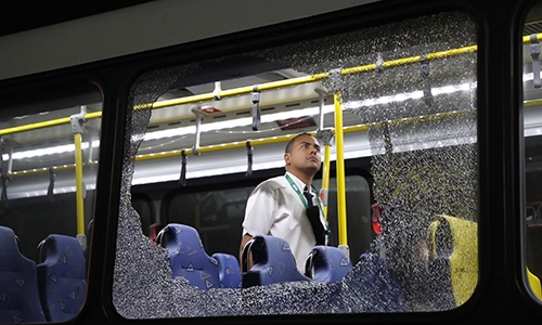 Rio media bus 'hit by a rock', says security chief