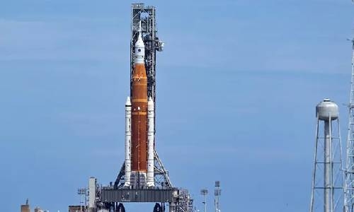Fuel leak disrupts NASA's second attempt to launch Artemis moon rocket