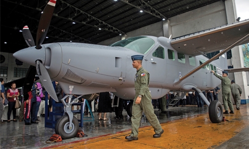 US gives surveillance planes to Philippines