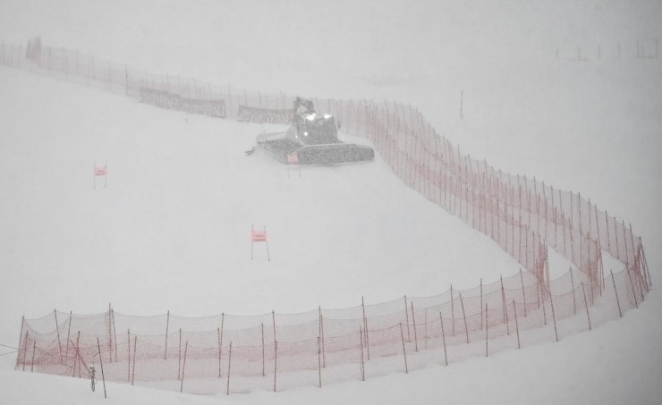 Women's World Cup downhill cancelled again by heavy snow