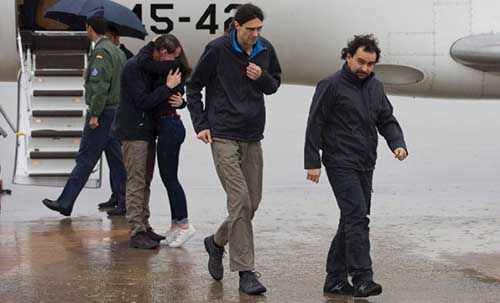 Three journalists return to Spain after Syria kidnapping