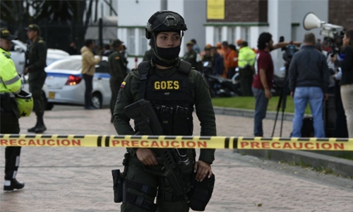 21 dead in car bomb attack on Colombian police academy